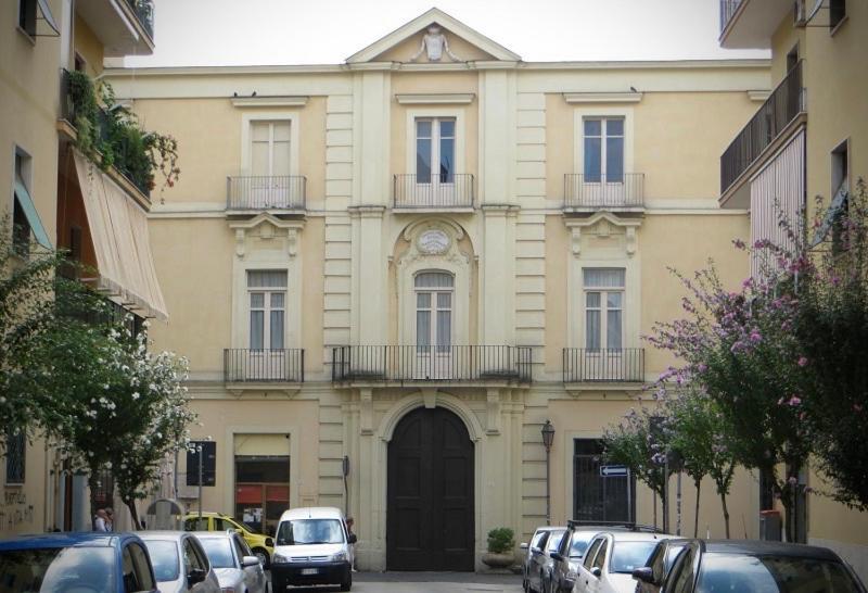 Vanvitelli Apartments Caserta Luaran gambar